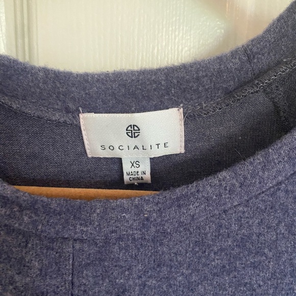 Socialite Twist Front Brushed Hacci Sweatshirt - Picture 5 of 9